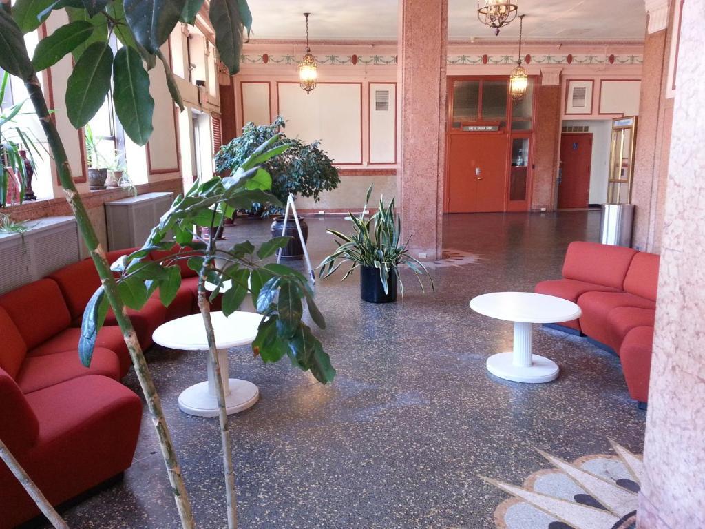 Hotel Riviera Newark Bagian luar foto