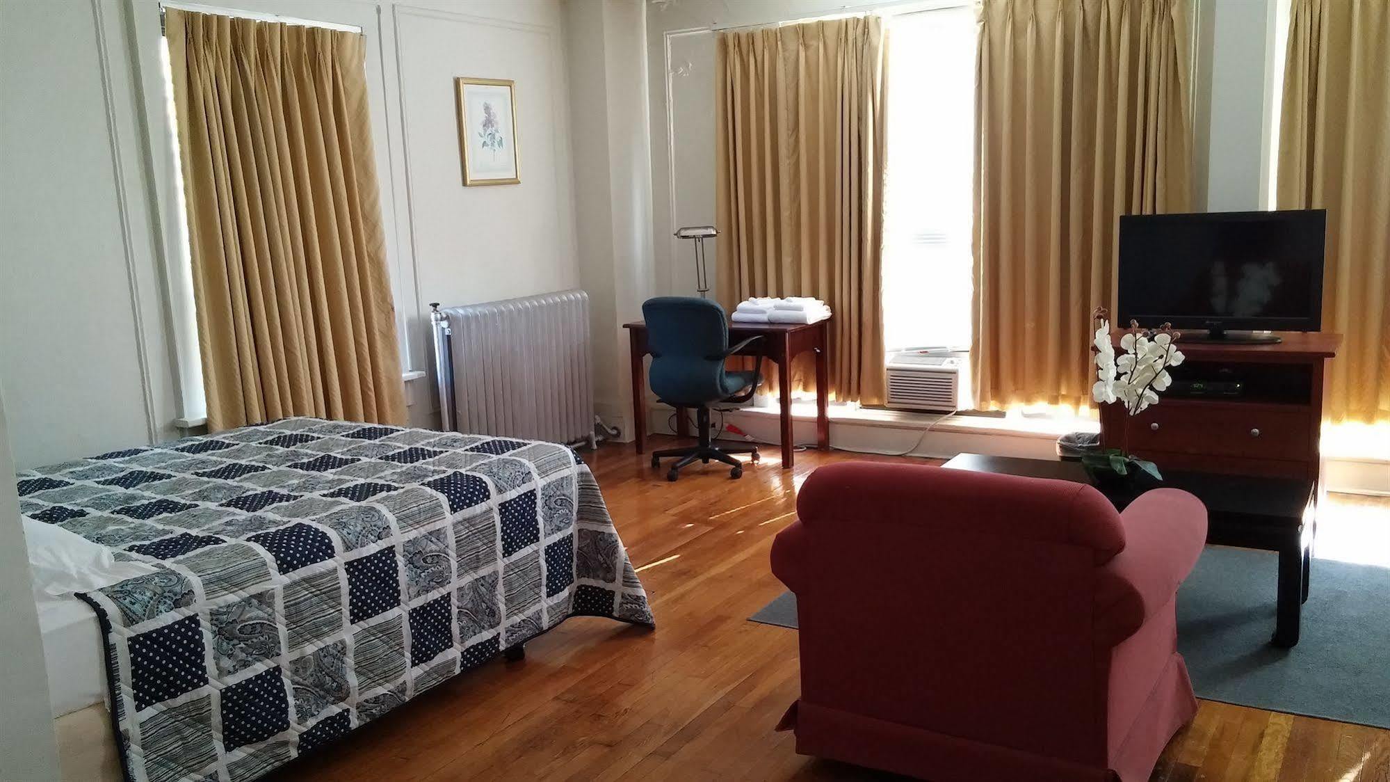 Hotel Riviera Newark Bagian luar foto