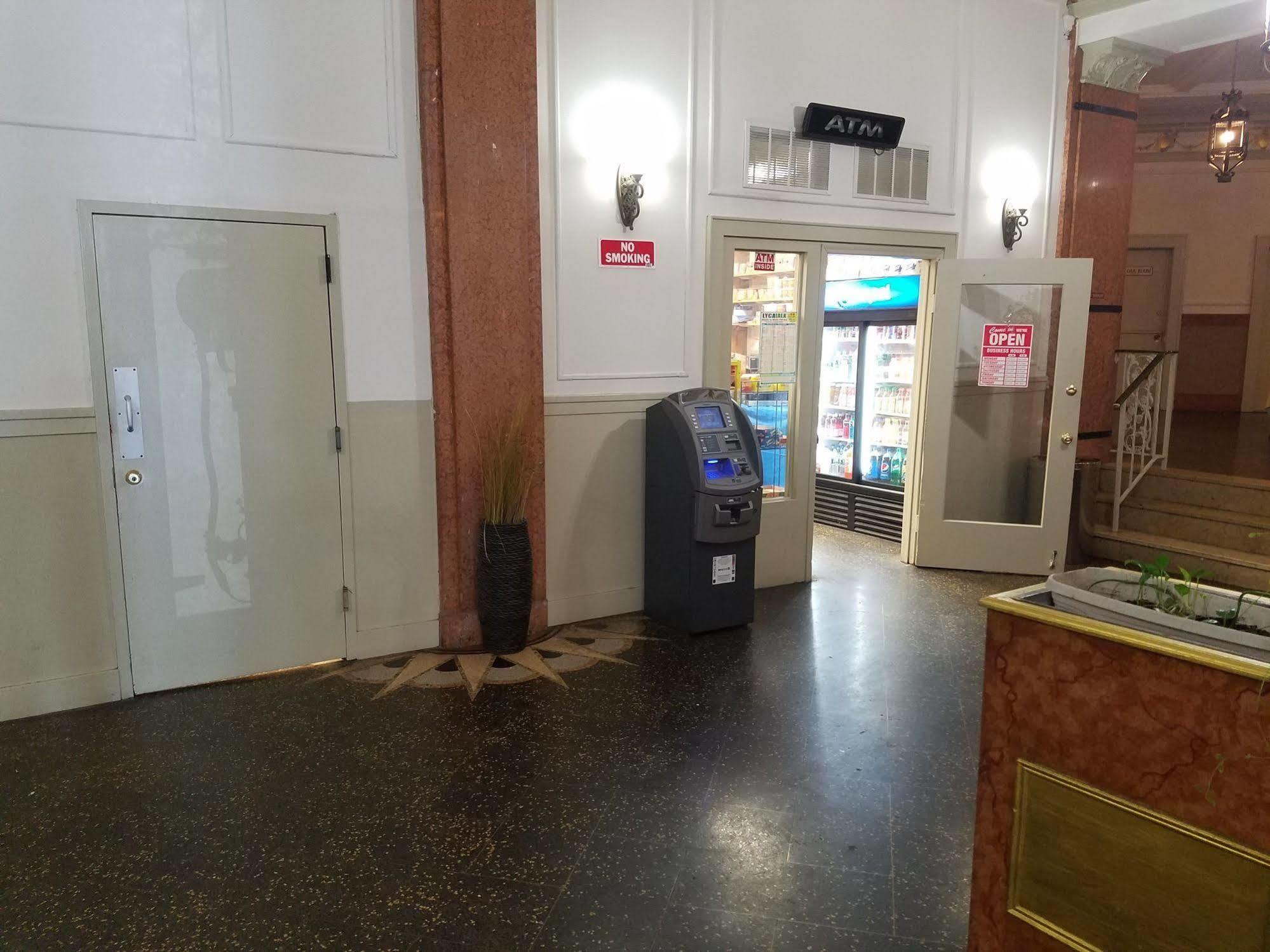 Hotel Riviera Newark Bagian luar foto